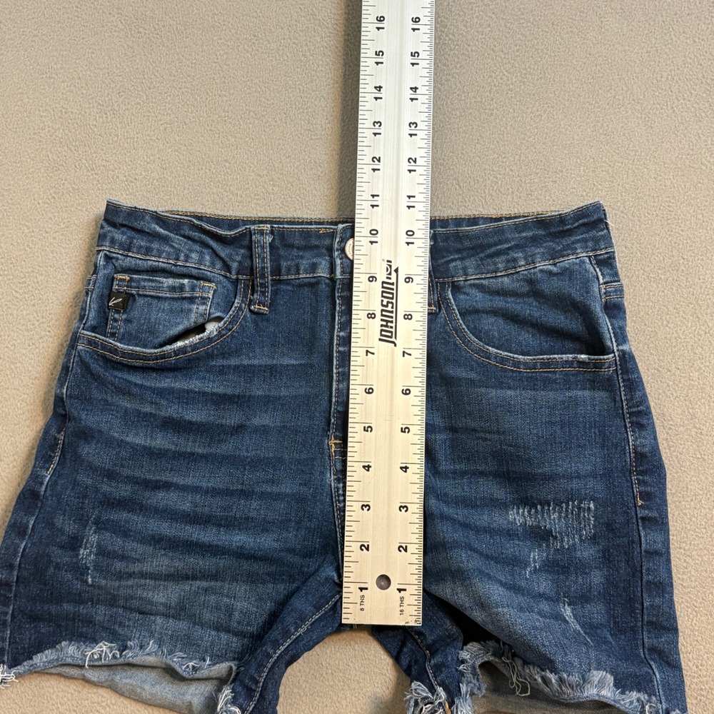 KanCan Los Angeles Distressed Frayed Hem Denim Shorts Dark Wash Size 27 W7 - Picture 8 of 9